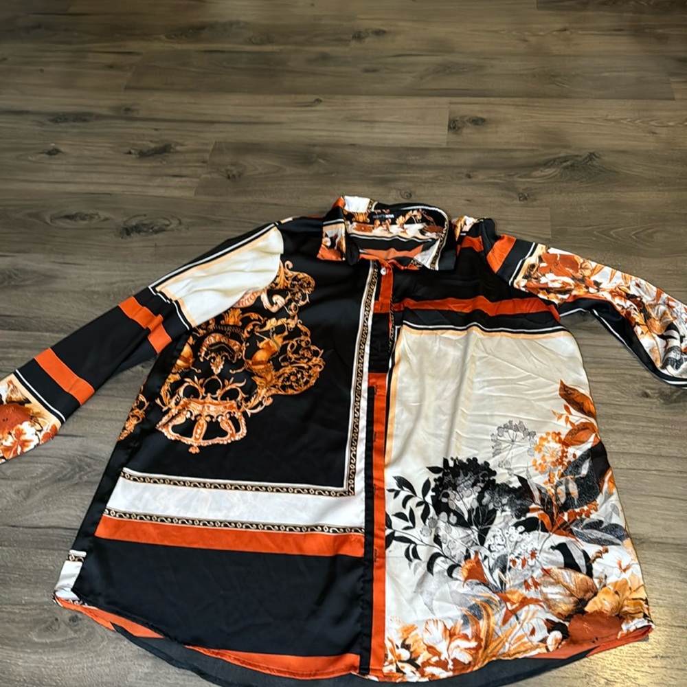 Oversized printed shirt